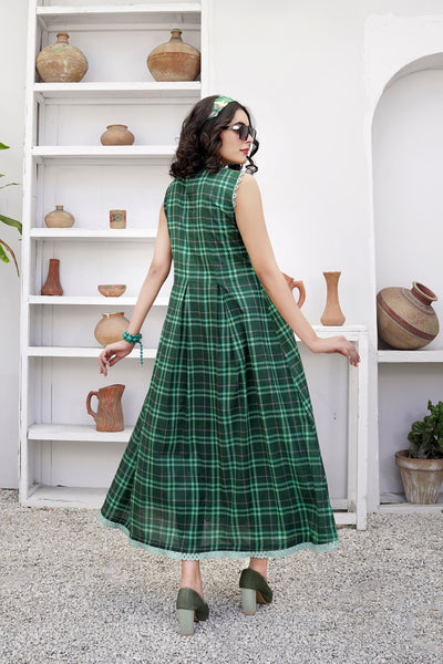 Lawn Pret Frock sleeve less back